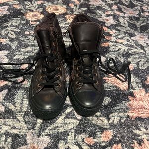 Converse sneakers men’s 4 women’s 6